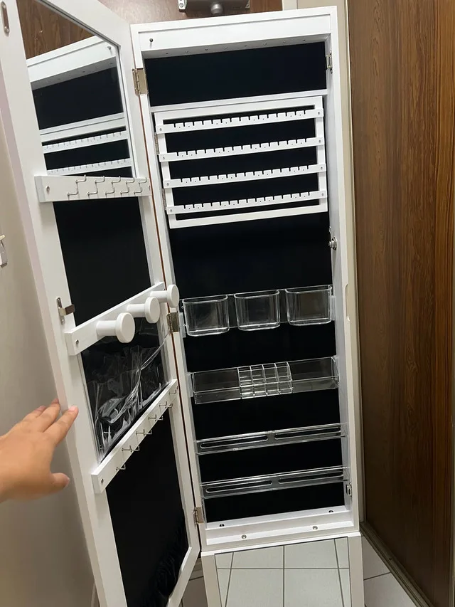 Mirror jewelry/makeup cabinet with lock image indicator(6)