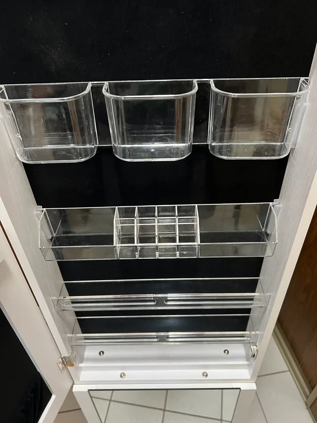 Mirror jewelry/makeup cabinet with lock image indicator(10)