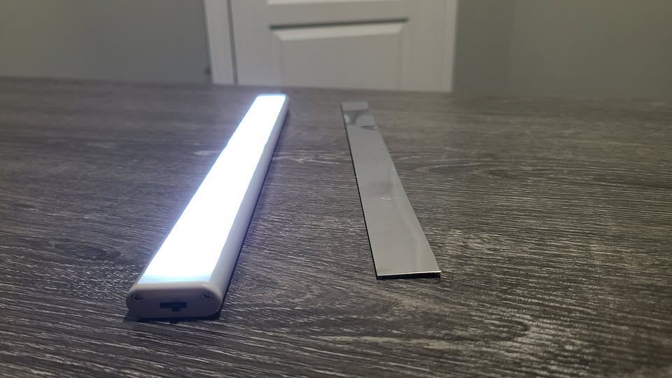 Motion Sensor Rechargeable Magnetic LED Light Bar - photo 2