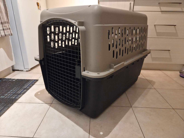 Large Petmate Pet Kennel