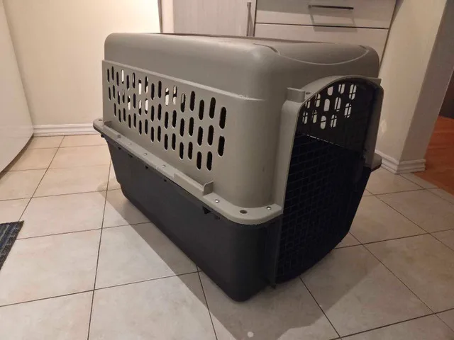 Large Petmate Pet Kennel image indicator(2)