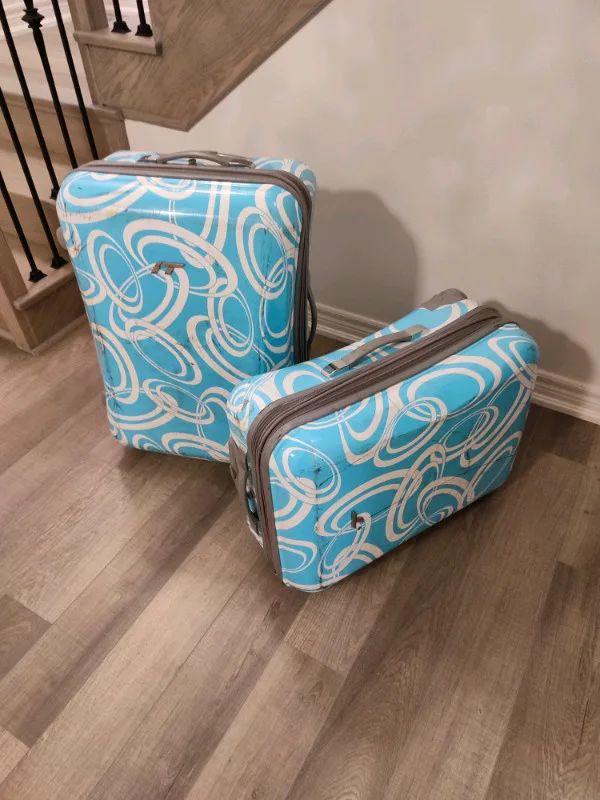 IT Hard Shell Suitcases image indicator(3)