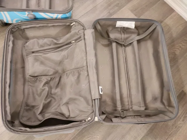 IT Hard Shell Suitcases image indicator(5)