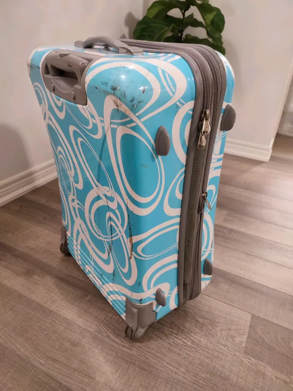 IT Hard Shell Suitcases image indicator(7)