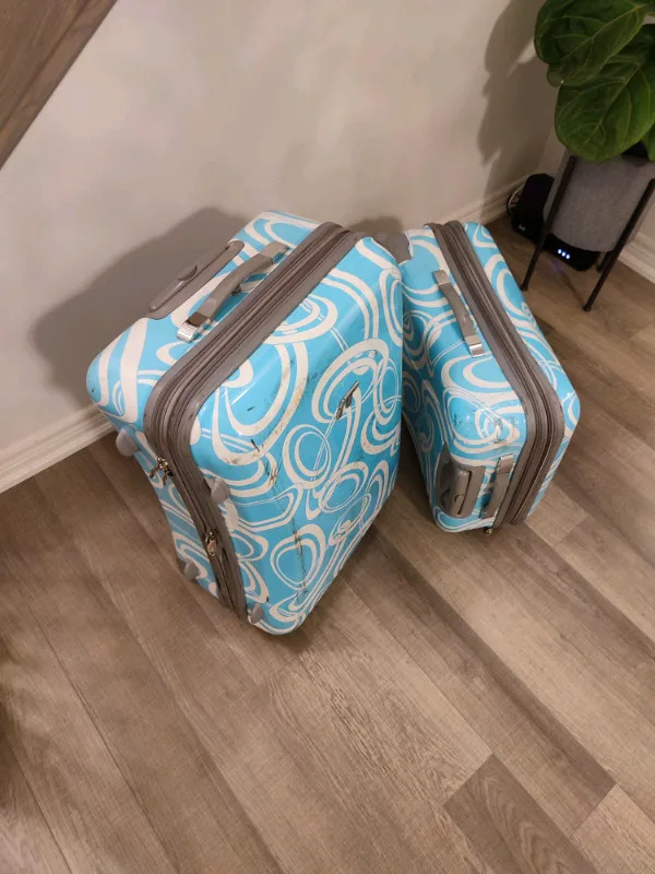 IT Hard Shell Suitcases image indicator(8)