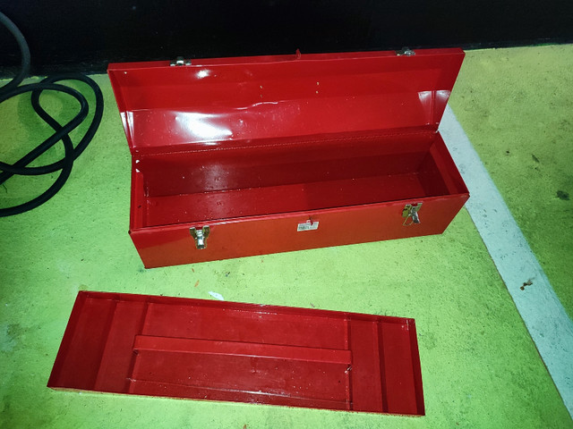 32" Lockable Portable Toolbox with Removable Tray - photo 4