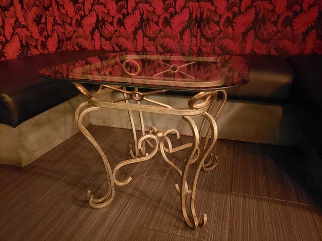 Glass Table - photo 5