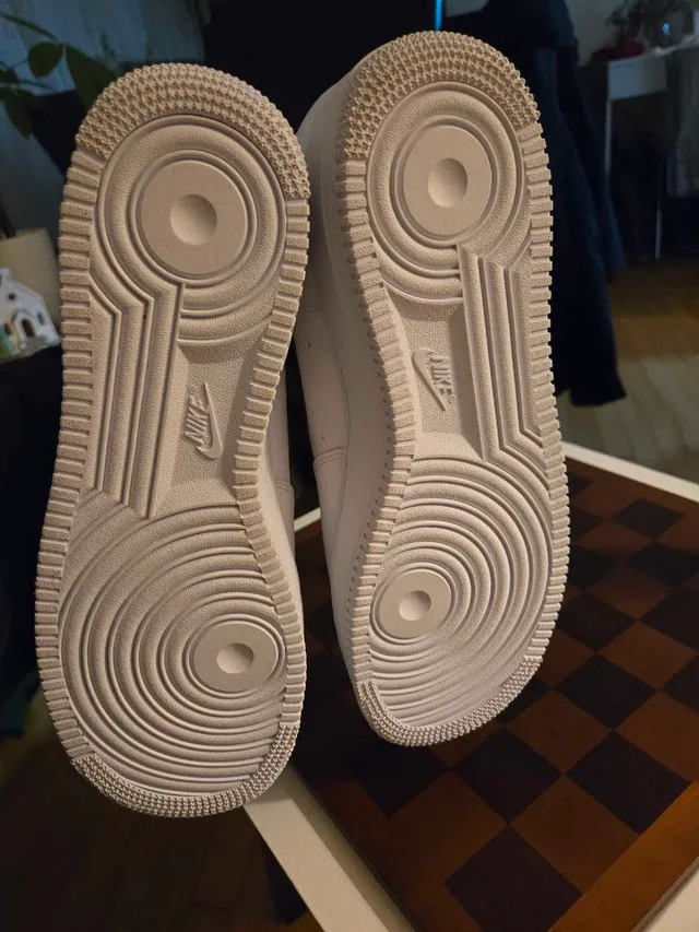 Nike Air Force 1 image indicator(5)