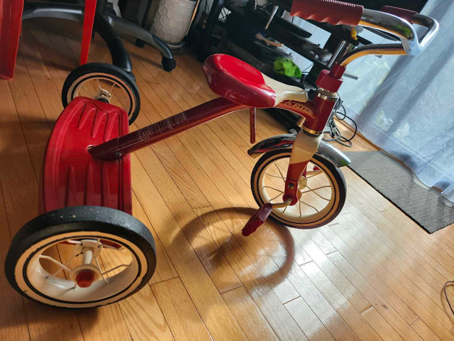 Radio Flyer Tricycle - photo 4