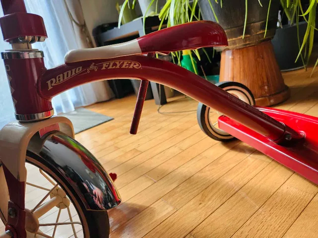 Radio Flyer Tricycle image indicator(8)