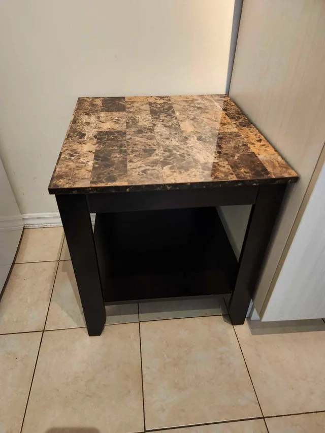 Marble Table image indicator(2)