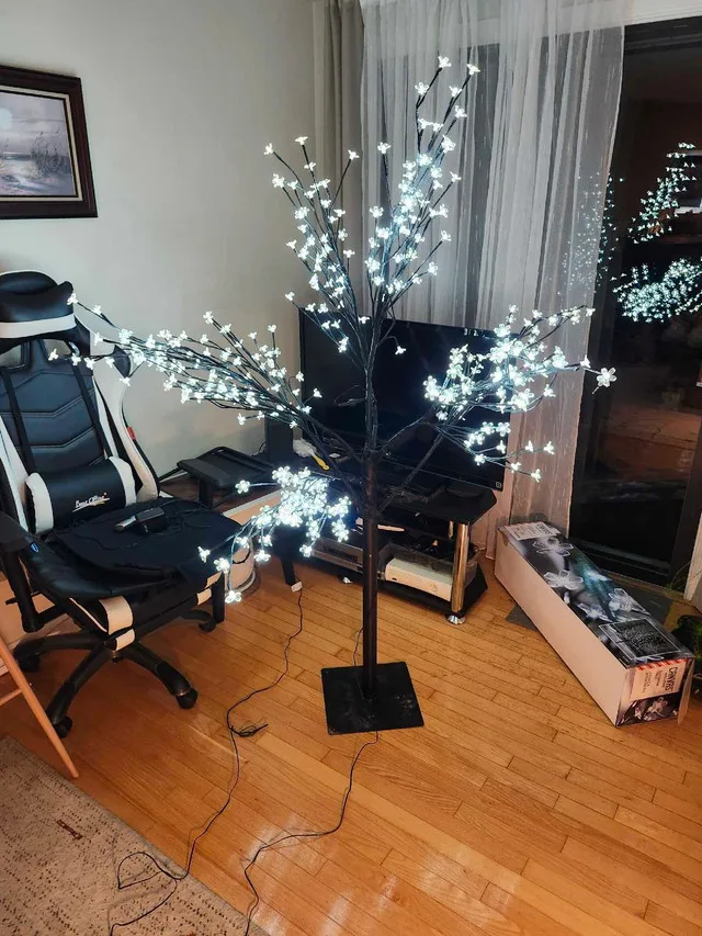6 ft Holiday Tree with Lights image indicator(6)