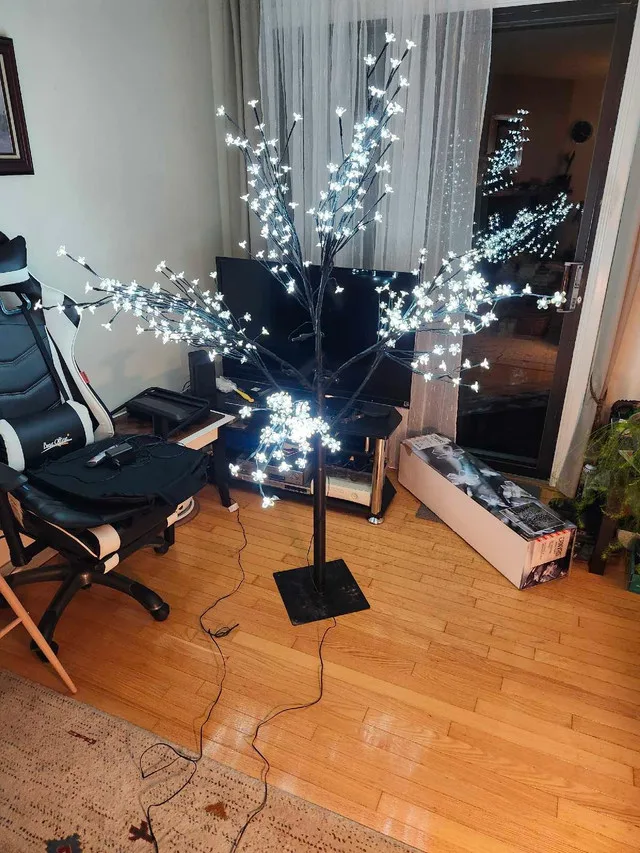 6 ft Holiday Tree with Lights image indicator(7)