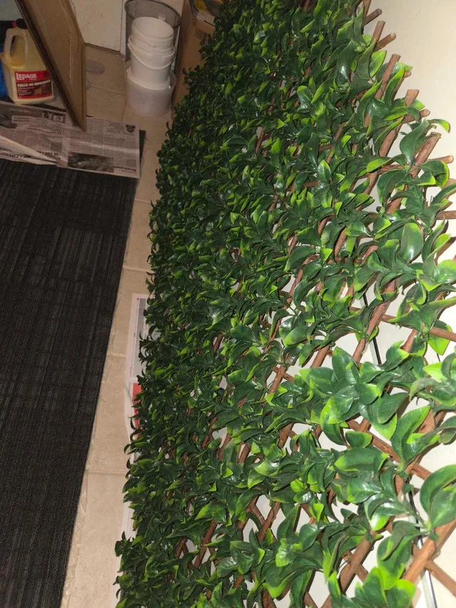 Expandable Privacy Fence image indicator(4)