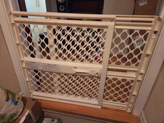 Evenflo Baby Gate thumbnail