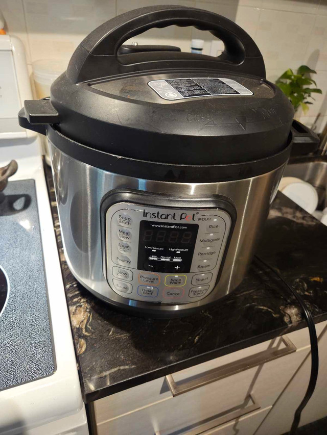 Instant Pot IP-DUO80 V2 8-Quart Electric Pressure Cooker
