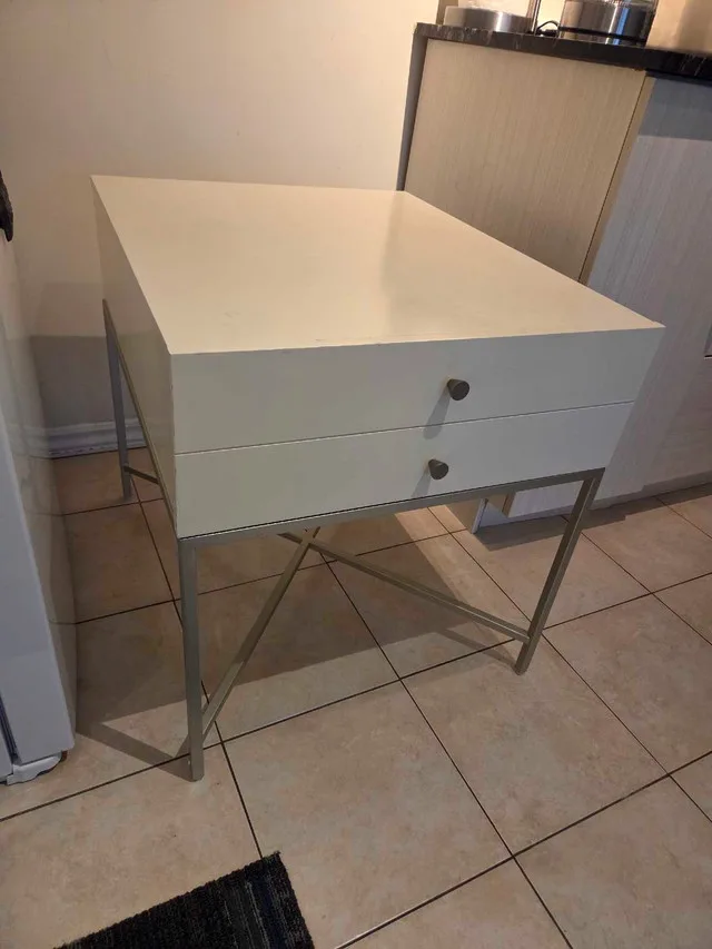 White Wooden Nightstand with 2 Drawers image indicator(3)