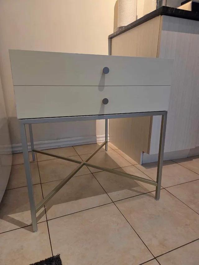 White Wooden Nightstand with 2 Drawers image indicator(4)