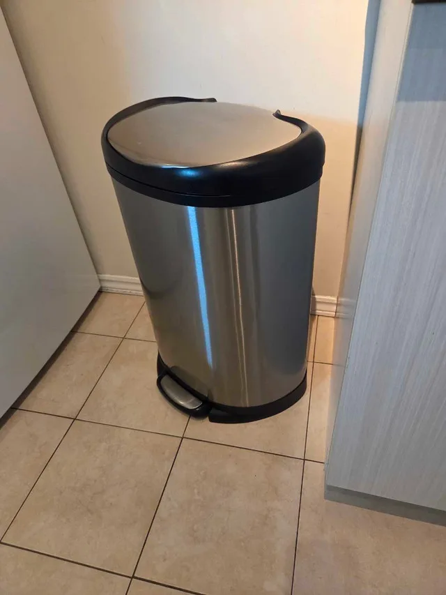 Stainless Steel Trash Can image indicator(4)