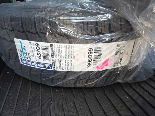 Michelin X-Ice 235/45R18 on Tesla Rims image indicator(2)