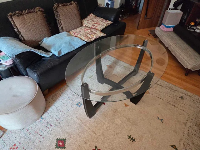 Modern Glass Coffee Table image indicator(2)