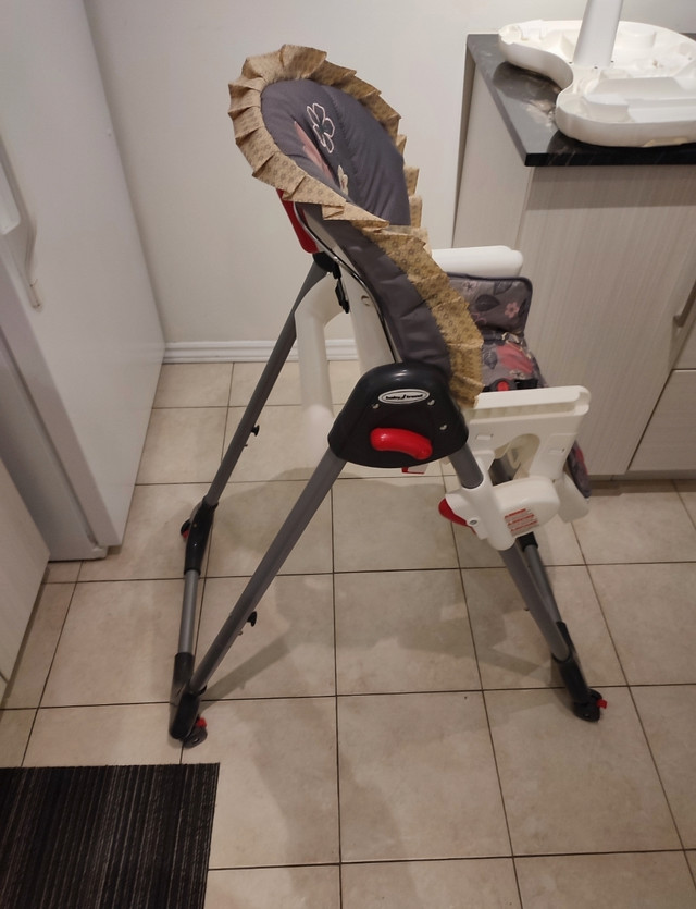 Adjustable Baby Trend High Chair - photo 2