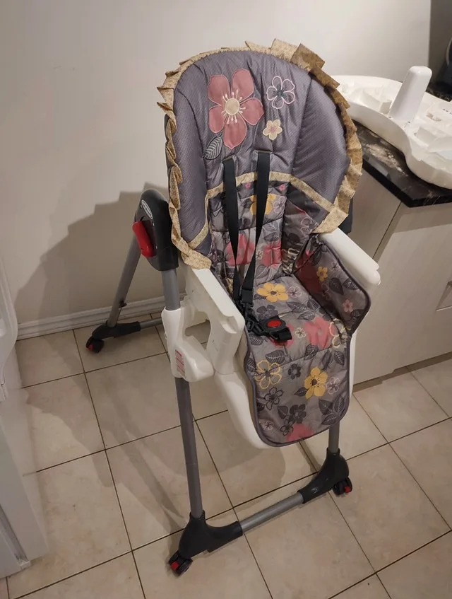 Adjustable Baby Trend High Chair image indicator(5)