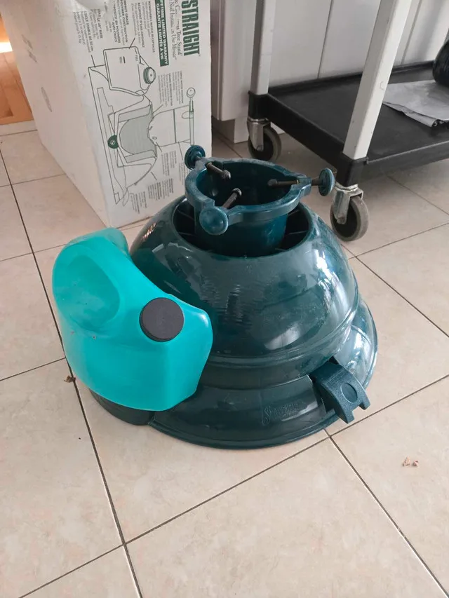 Live Christmas Tree Stand thumbnail