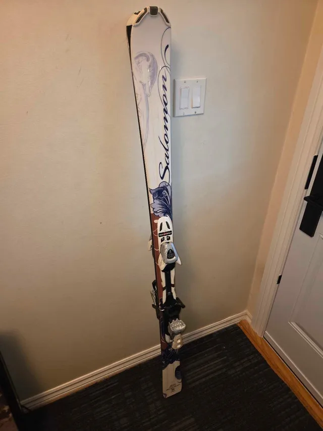 Salomon Pearl 158 Skiis thumbnail