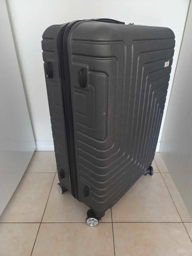Hard Shell Suitcase image indicator(2)