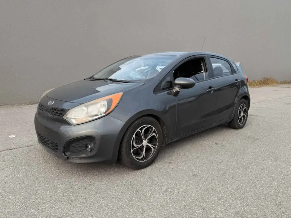 2013 Kia Rio image indicator(4)