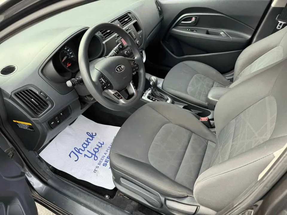 2013 Kia Rio image indicator(7)