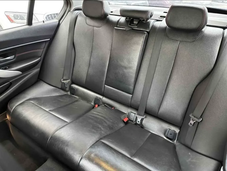 2015 BMW 3 Series Sedan AWD image indicator(3)