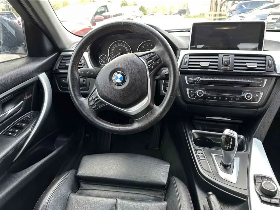 2015 BMW 3 Series Sedan AWD image indicator(5)
