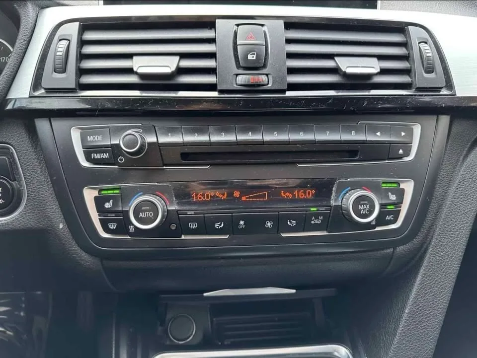 2015 BMW 3 Series Sedan AWD image indicator(6)