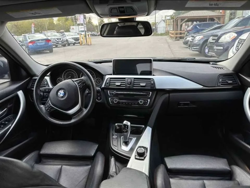 2015 BMW 3 Series Sedan AWD image indicator(9)