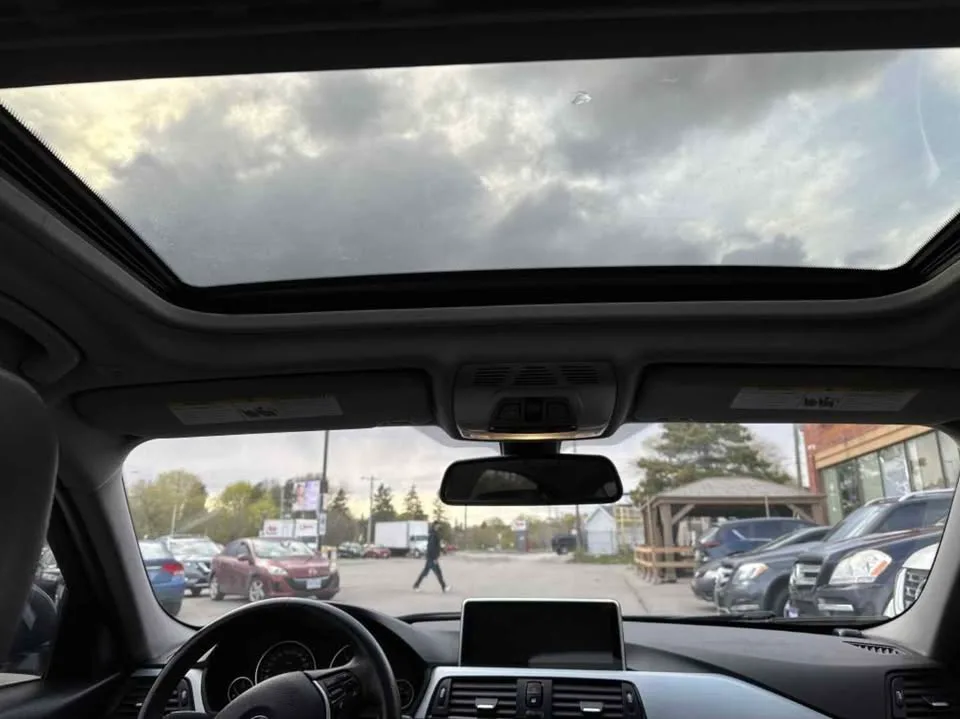 2015 BMW 3 Series Sedan AWD image indicator(10)