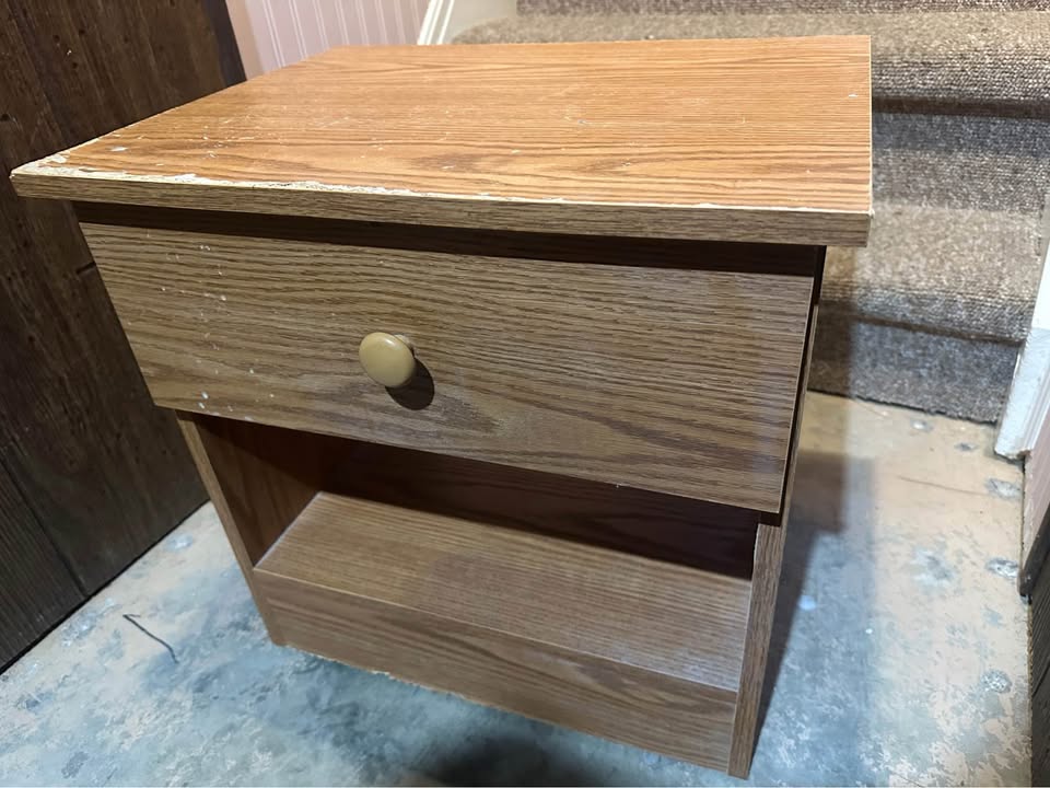 End table - photo 3
