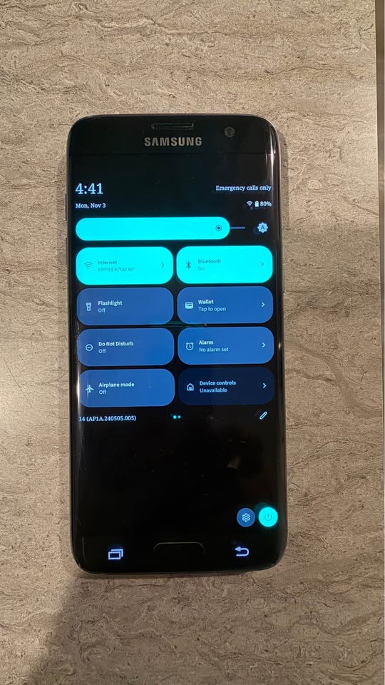 Samsung Galaxy S7 Edge (SM-G935W8) Android 14 - photo 2