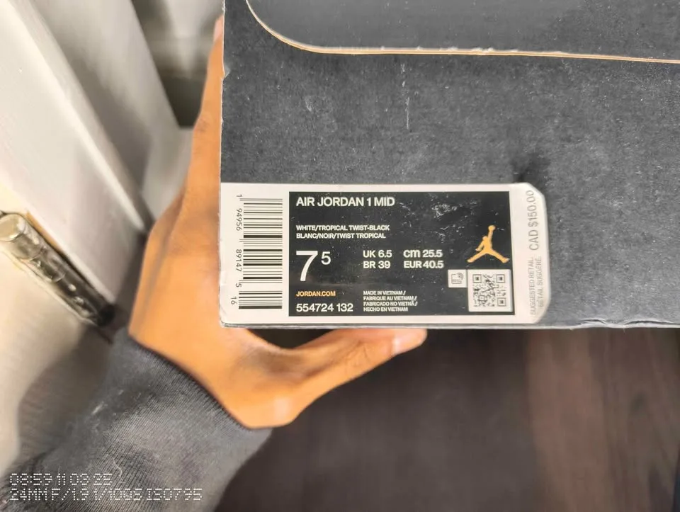 Air Jordan 1 Mid “Tropical Twist / Black” image indicator(7)