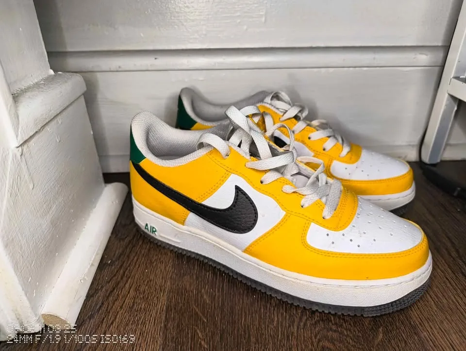 Nike Air Force 1 Low – White / Yellow / Green image indicator(2)