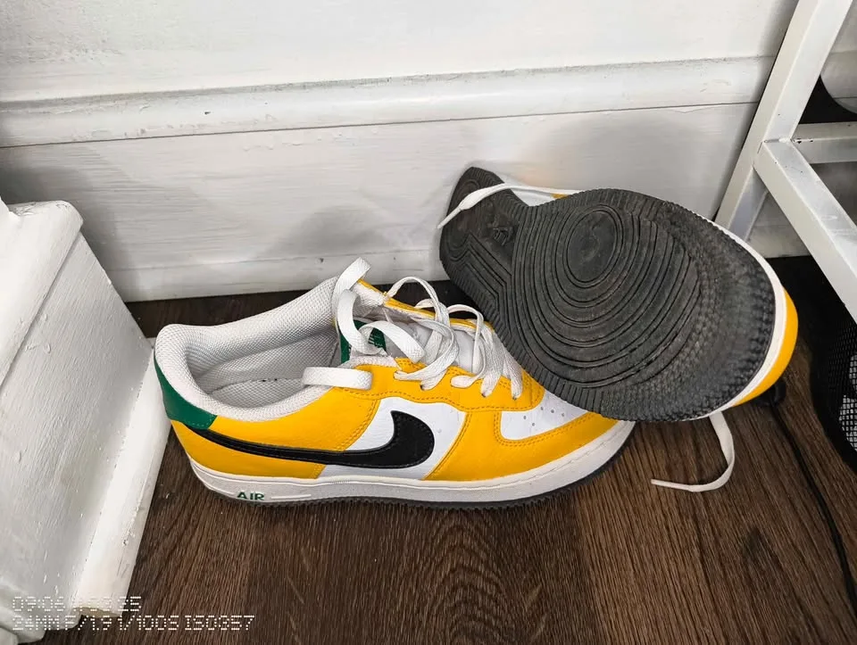 Nike Air Force 1 Low – White / Yellow / Green image indicator(4)