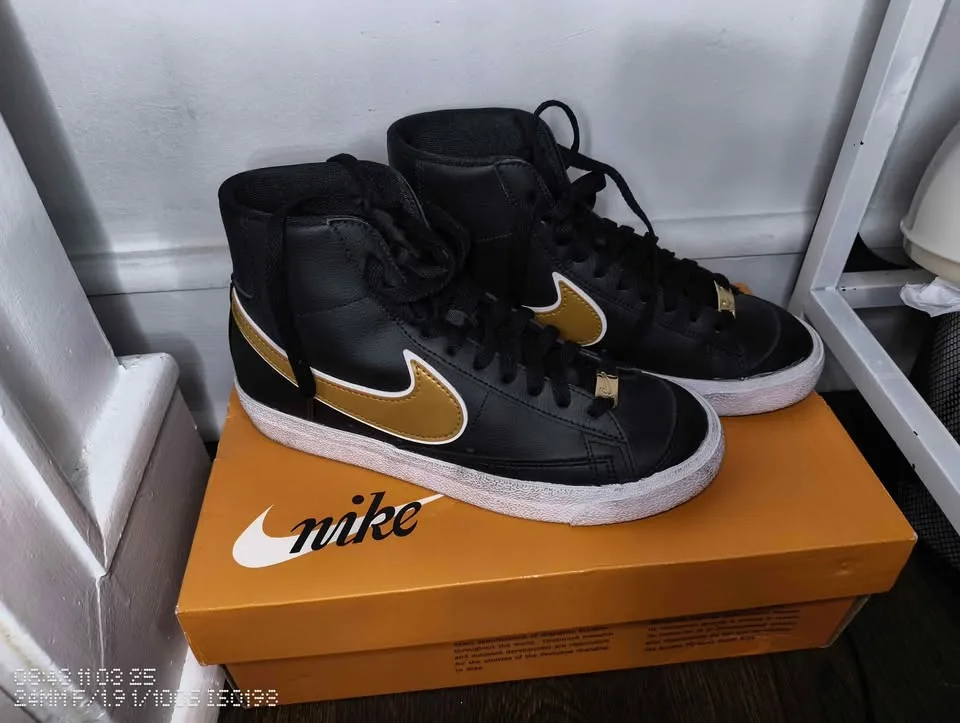 Nike Blazer Mid ’77 Black & Gold – Women’s 7 / Men’s 5.5 image indicator(2)