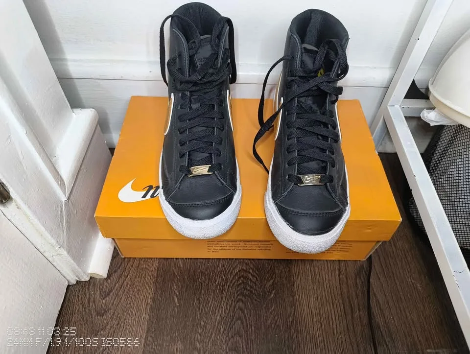 Nike Blazer Mid ’77 Black & Gold – Women’s 7 / Men’s 5.5 image indicator(3)