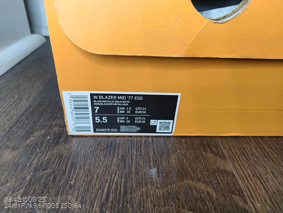 Nike Blazer Mid ’77 Black & Gold – Women’s 7 / Men’s 5.5 image indicator(4)