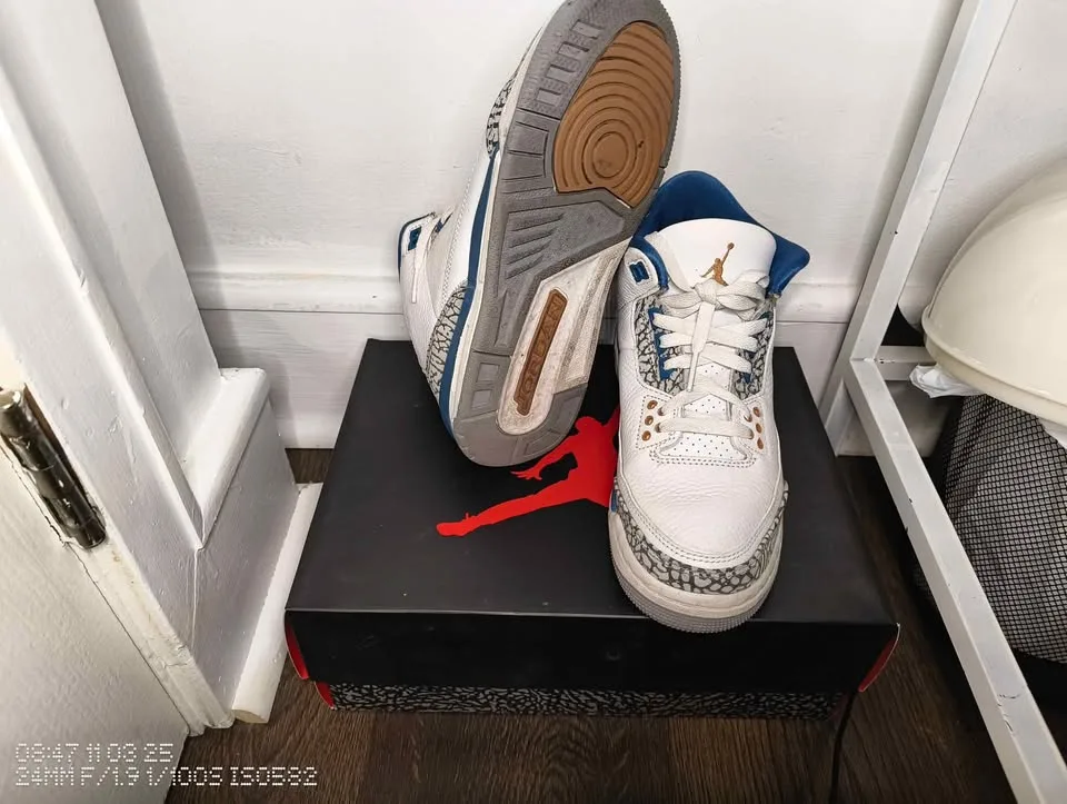 Air Jordan 3 Retro (White/Metallic Copper) - Size 6Y image indicator(3)