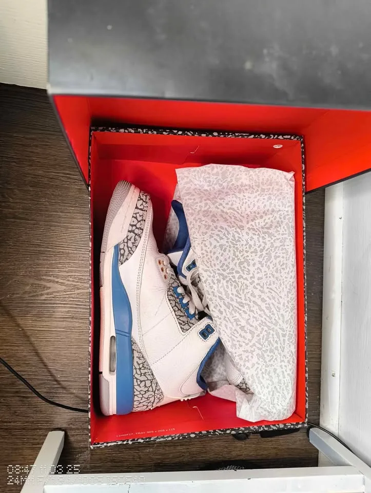 Air Jordan 3 Retro (White/Metallic Copper) - Size 6Y image indicator(5)