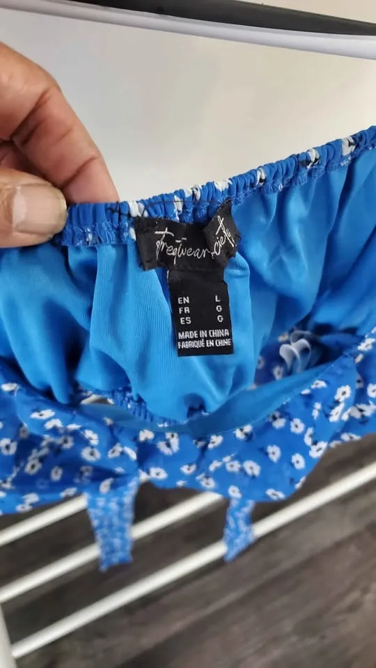 Women's top with tie knot Size L image indicator(3)