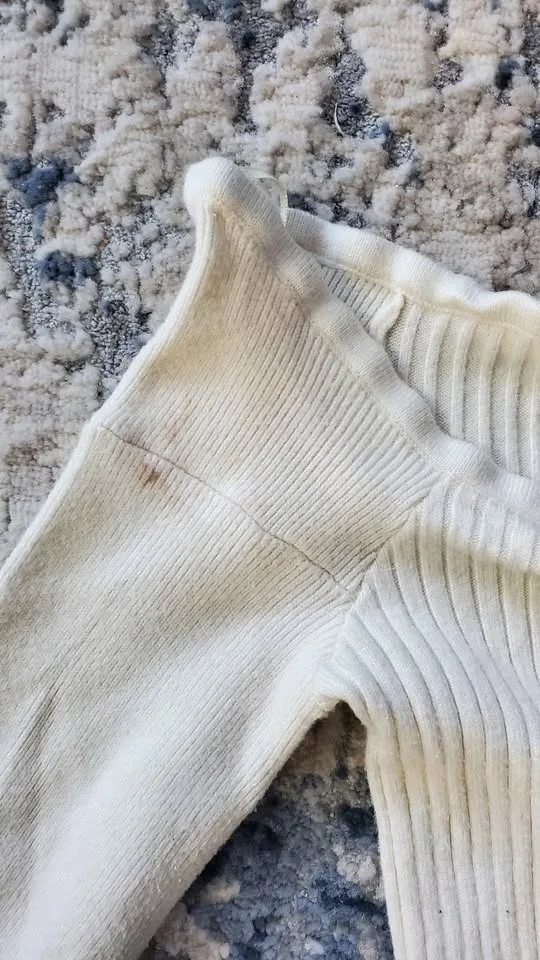 Women's top Sweater Size M image indicator(3)