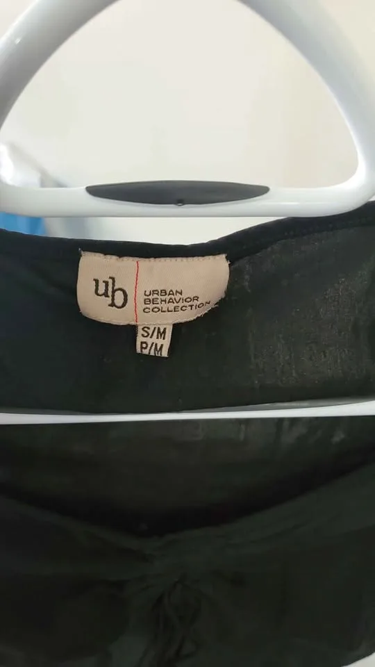 Women's top S/M Black image indicator(3)